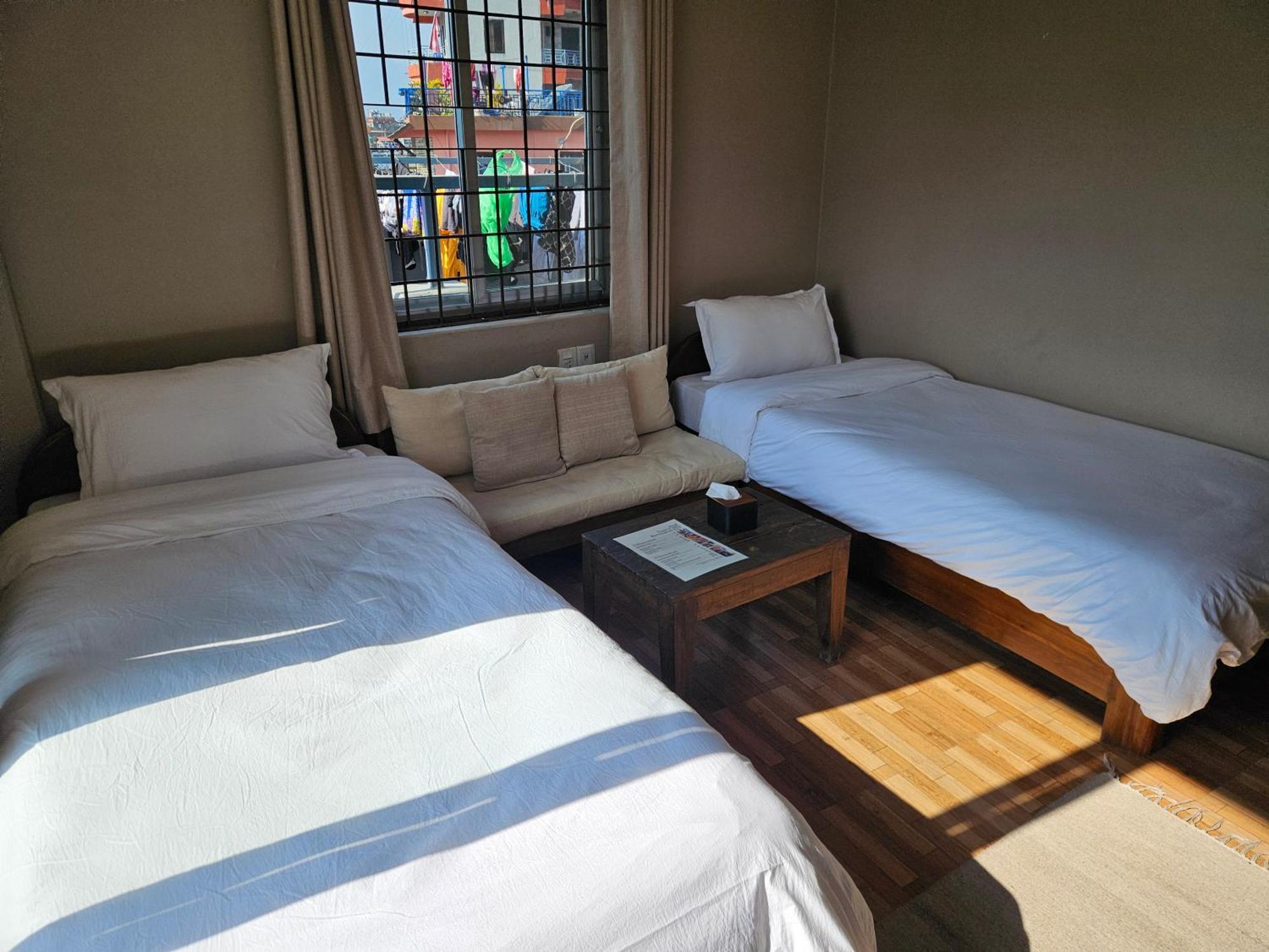 Hotel Blossom Pokhara Ngoại thất bức ảnh