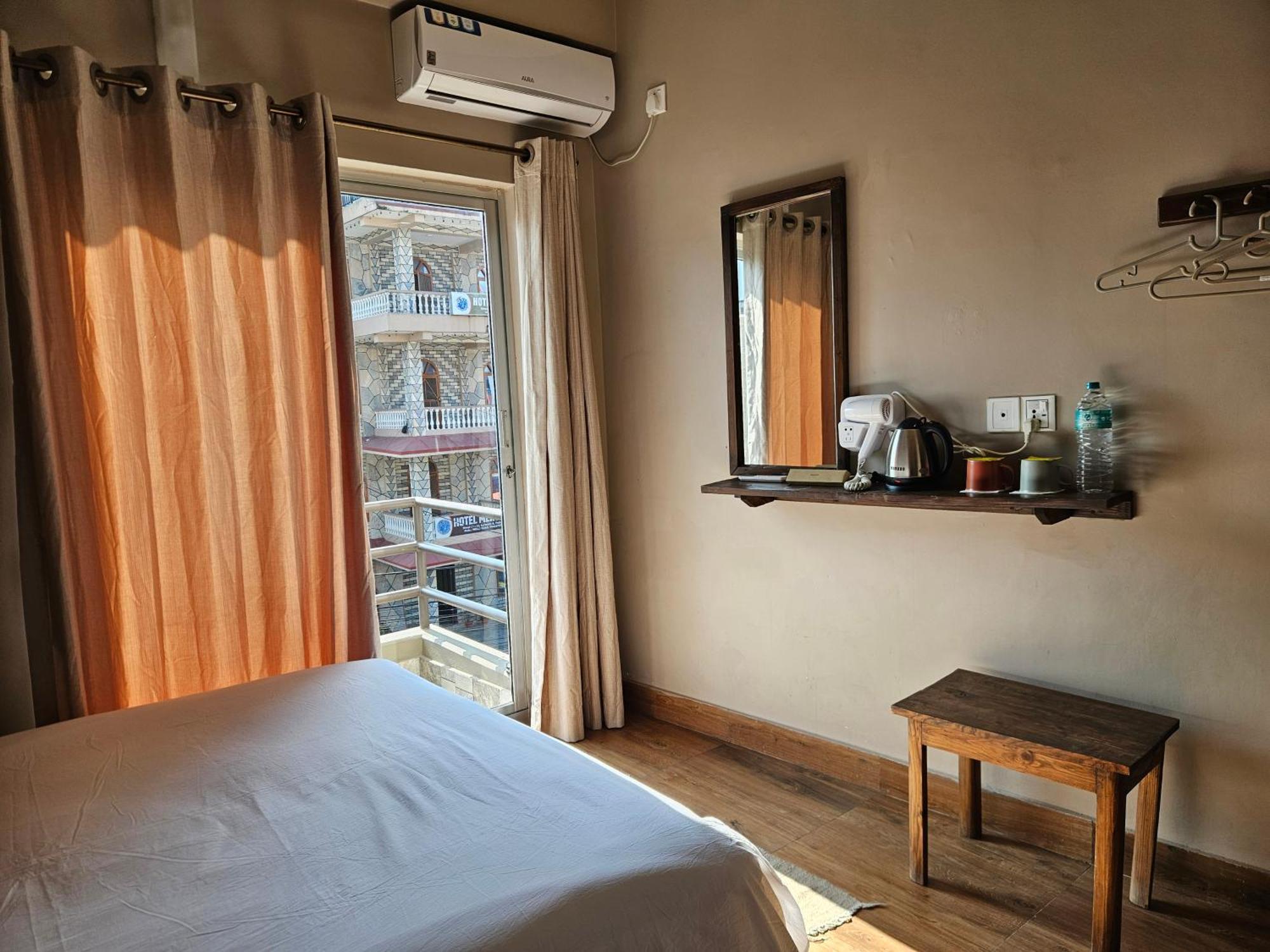 Hotel Blossom Pokhara Ngoại thất bức ảnh