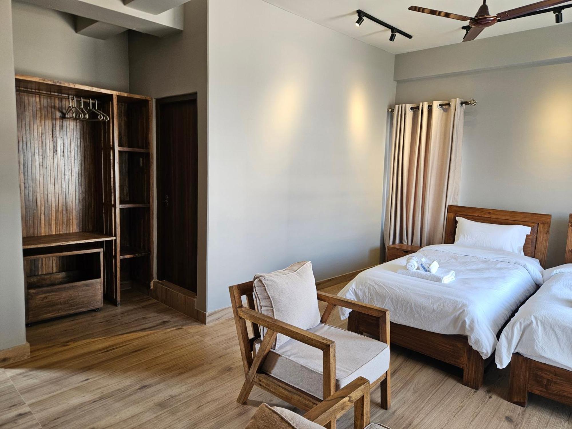 Hotel Blossom Pokhara Ngoại thất bức ảnh