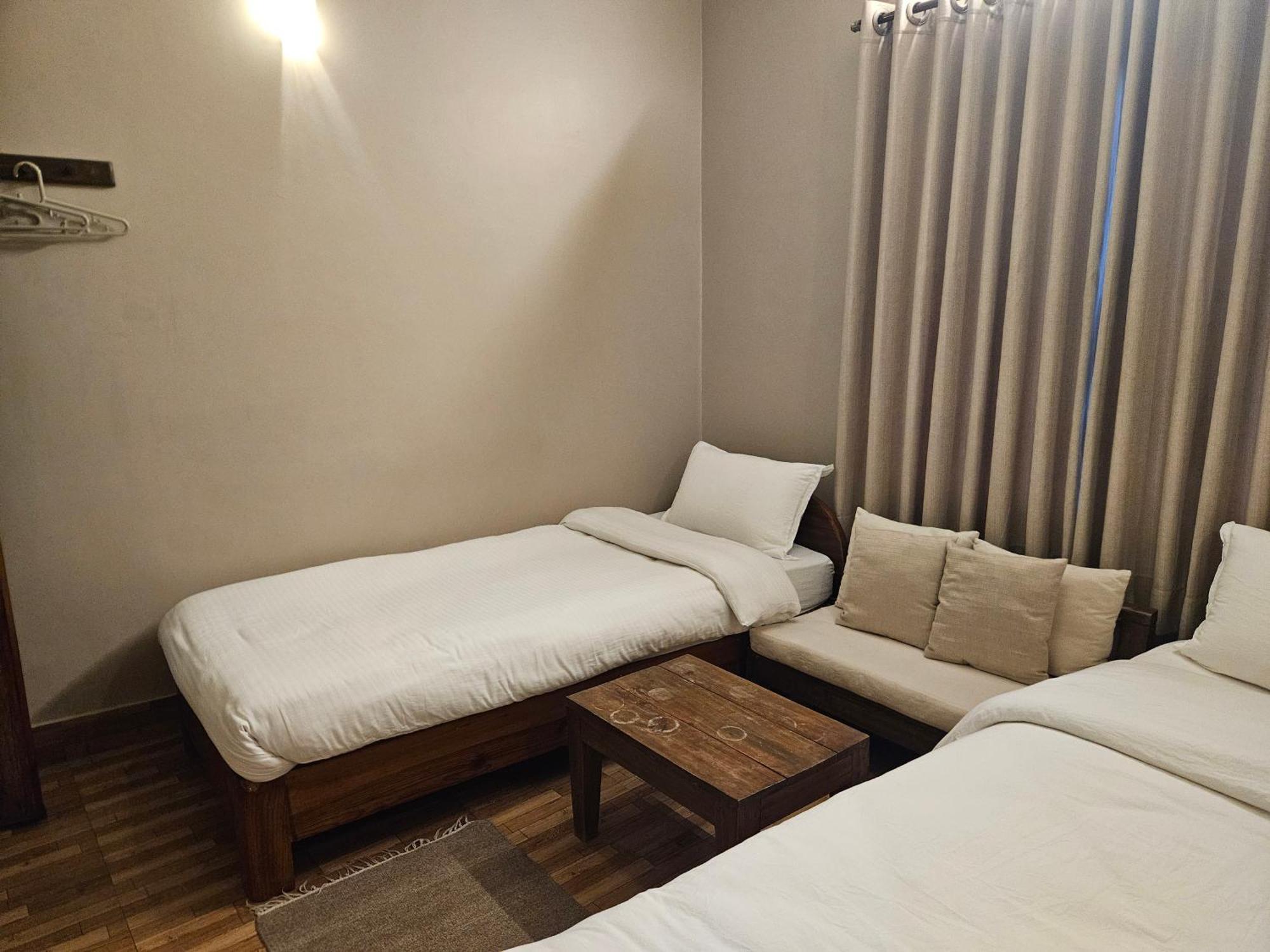 Hotel Blossom Pokhara Phòng bức ảnh