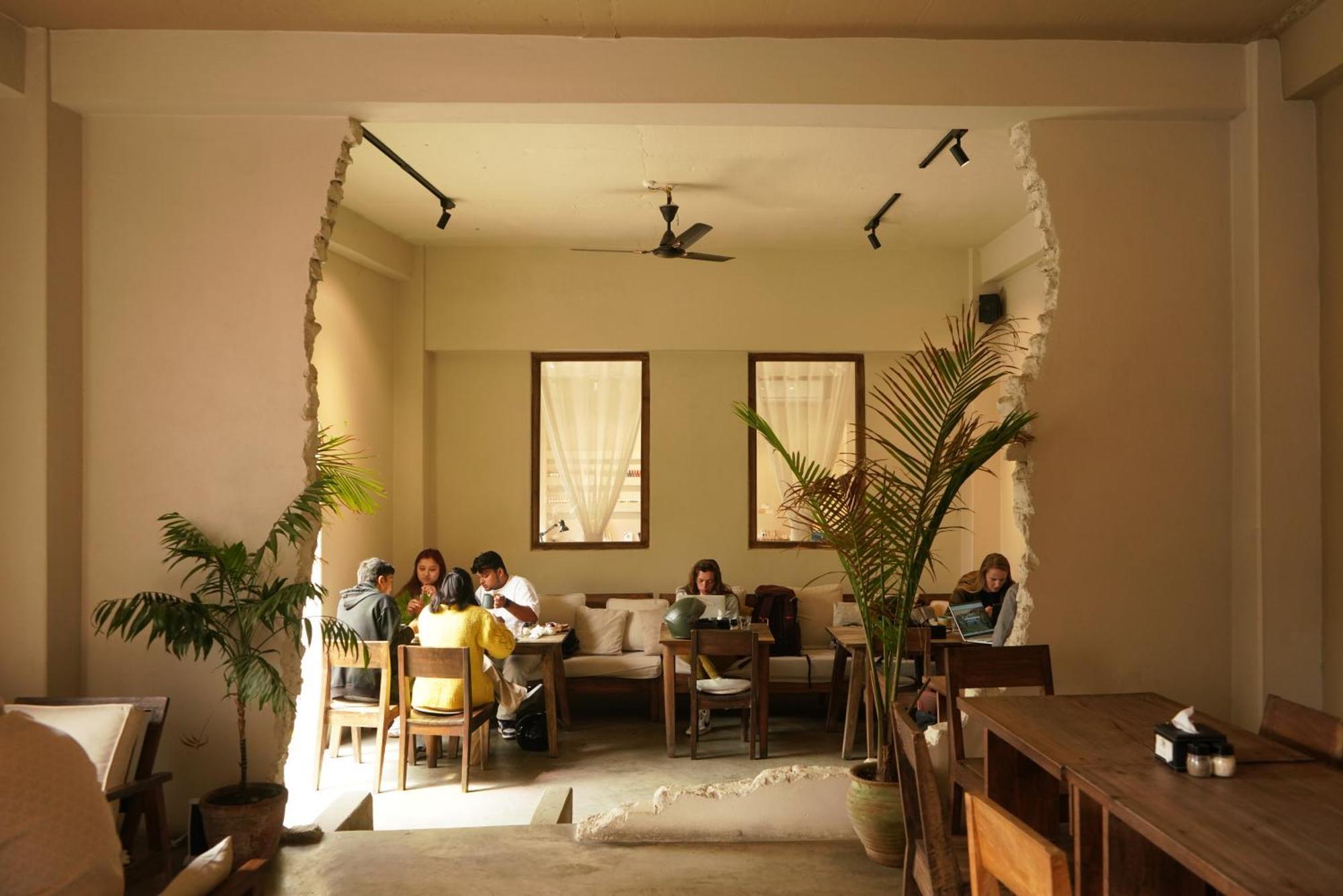 Hotel Blossom Pokhara Ngoại thất bức ảnh