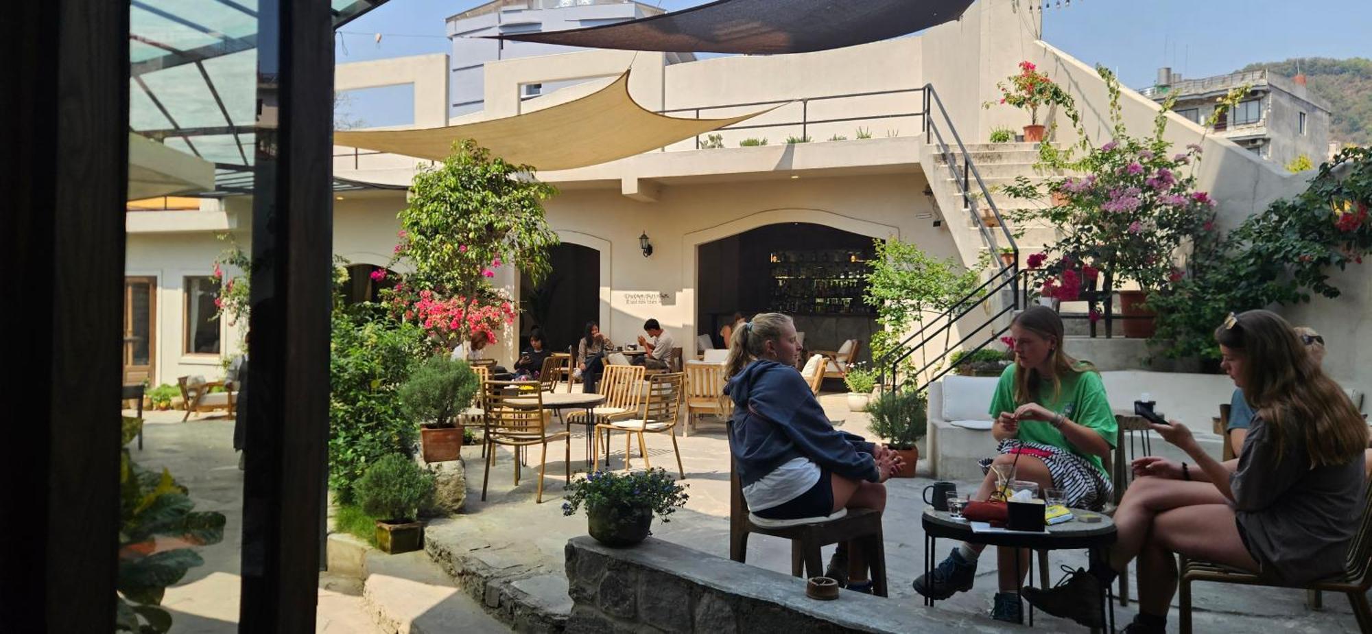 Hotel Blossom Pokhara Ngoại thất bức ảnh